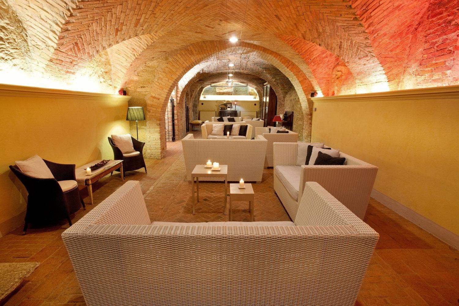 Hotel Villa Beccaris Monforte dʼAlba Esterno foto