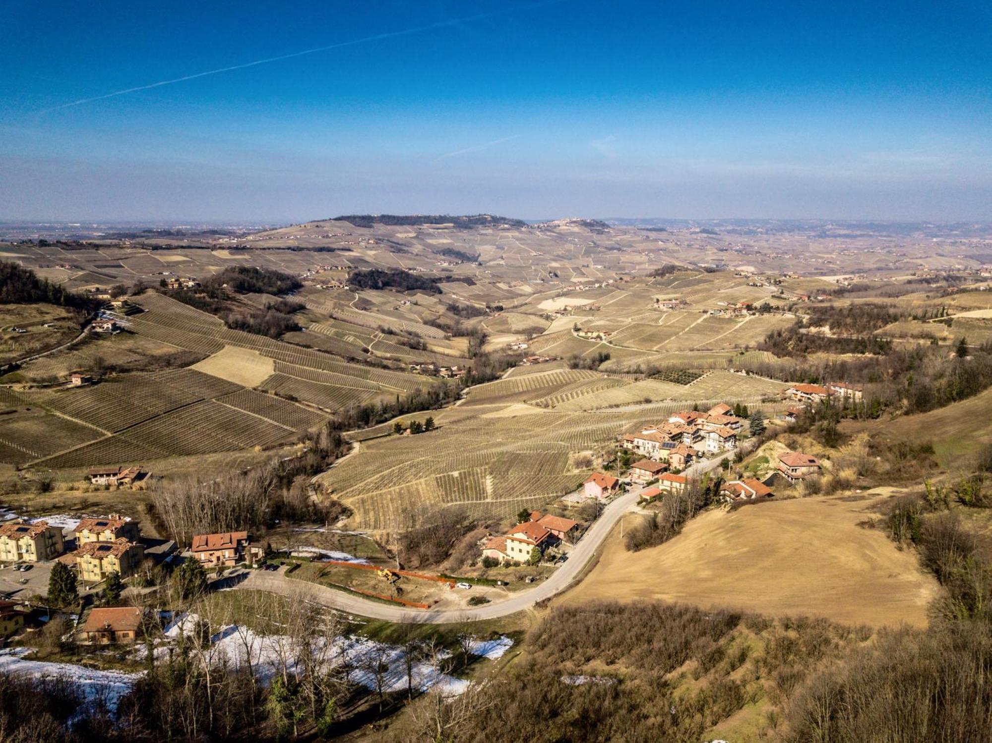 Hotel Villa Beccaris Monforte dʼAlba Esterno foto