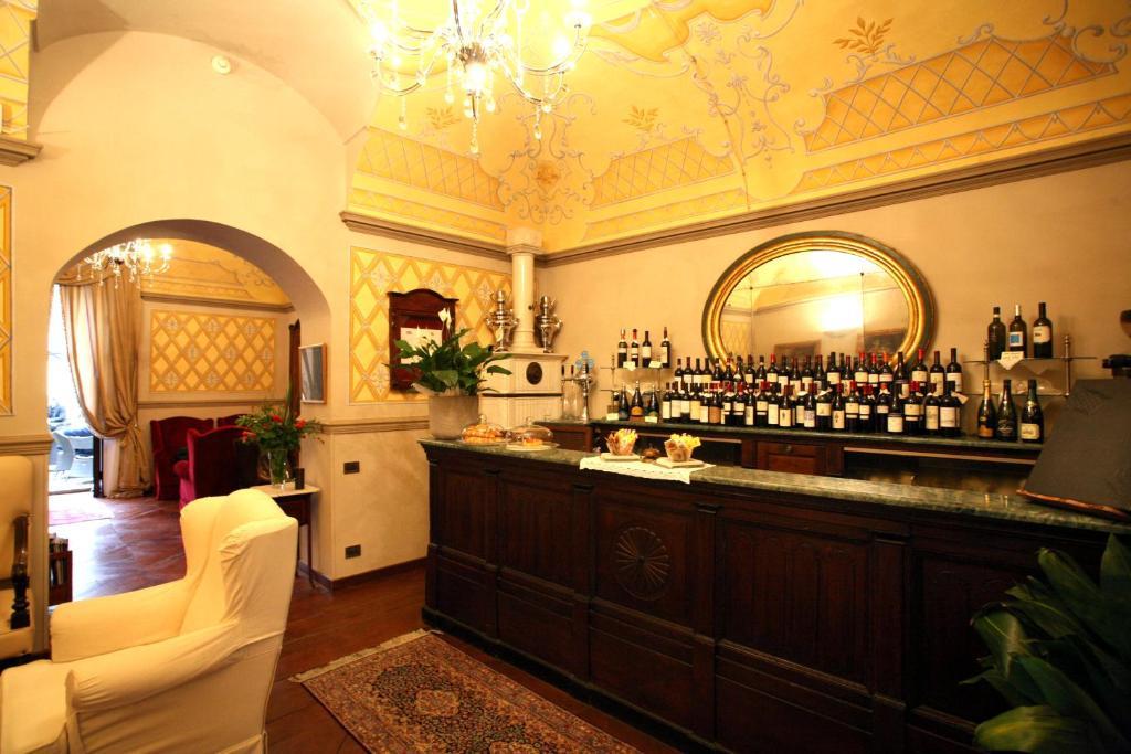 Hotel Villa Beccaris Monforte dʼAlba Esterno foto