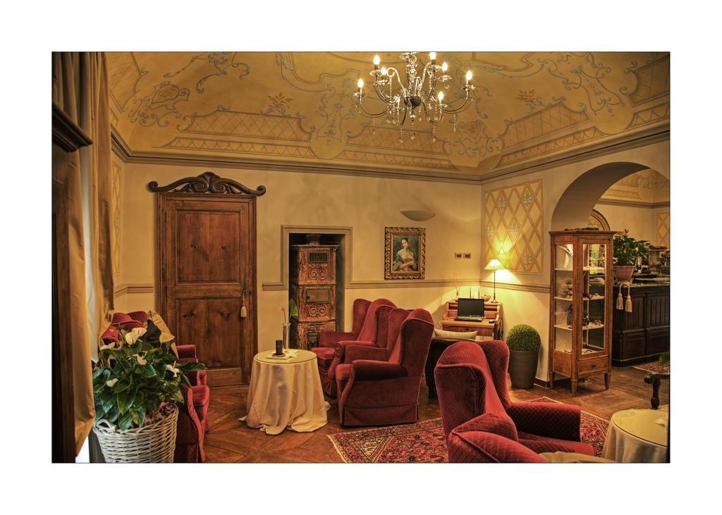 Hotel Villa Beccaris Monforte dʼAlba Esterno foto