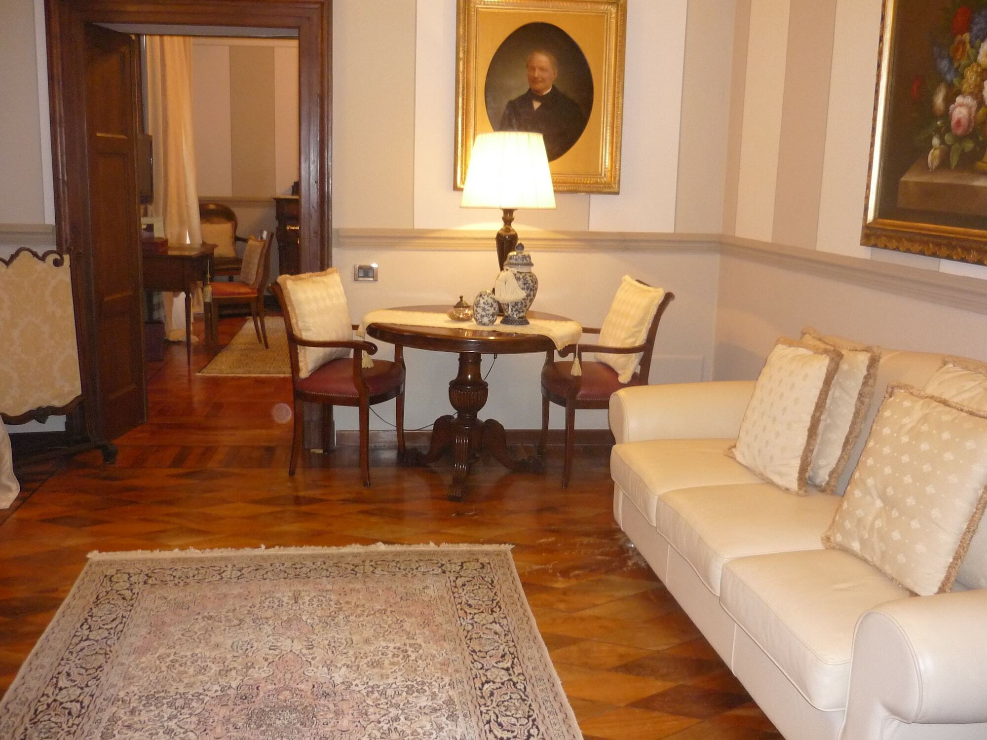 Hotel Villa Beccaris Monforte dʼAlba Esterno foto