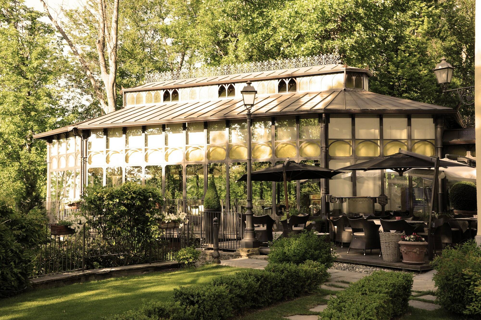 Hotel Villa Beccaris Monforte dʼAlba Esterno foto